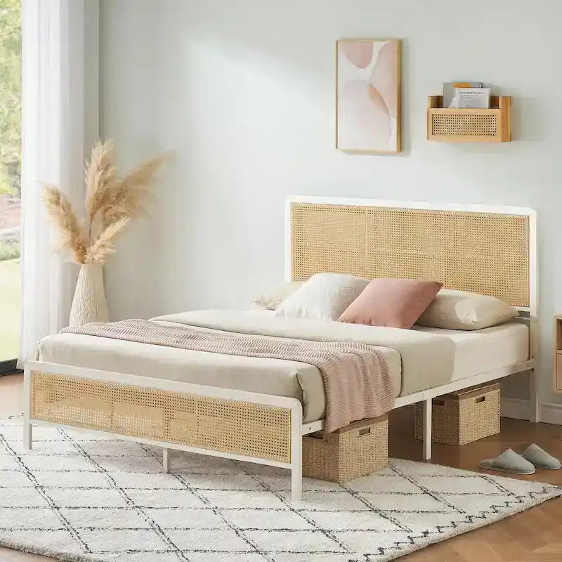 Letto a piattaforma moderno in rattan con testiera e luce a LED