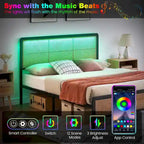 Letto a piattaforma moderno in rattan con testiera e luce a LED