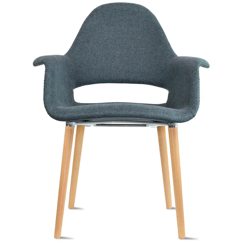 Poltrona moderna imbottita in tessuto organico con gambe in legno naturale per sala da pranzo, ufficio o come sedia laterale per lounge.