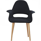 Poltrona moderna imbottita in tessuto organico con gambe in legno naturale per sala da pranzo, ufficio o come sedia laterale per lounge.