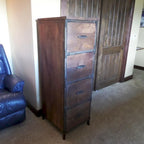Cassettiera rustica fatta a mano in legno massiccio a 4 cassetti