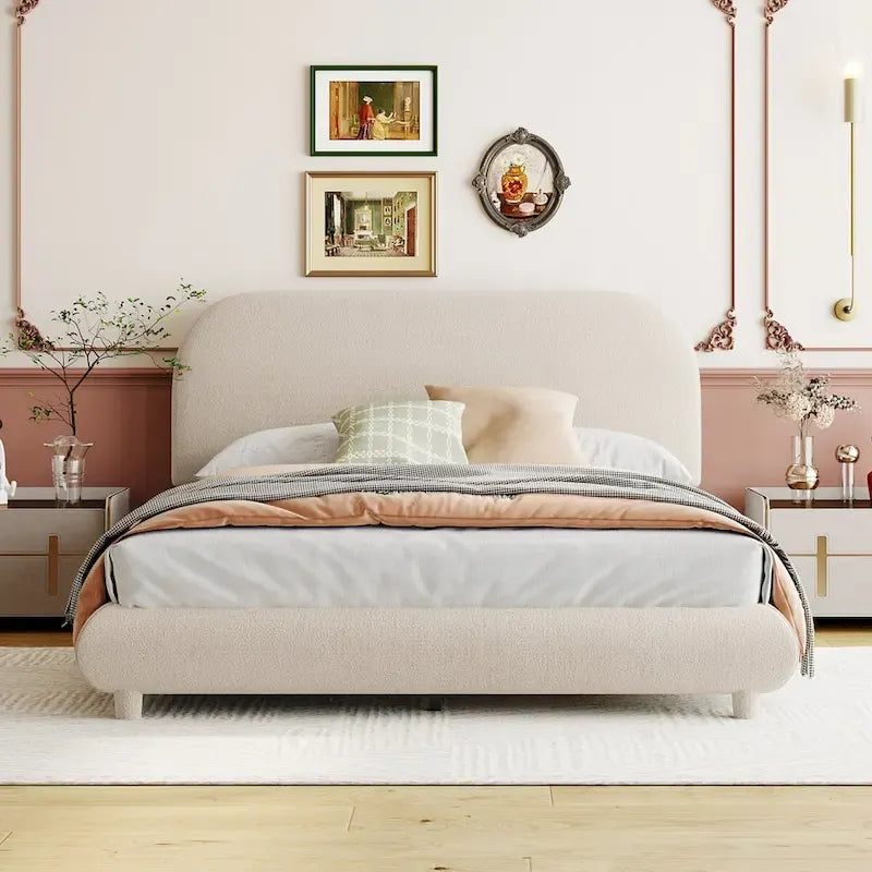 Letto imbottito con struttura a piattaforma, rivestito in tessuto Teddy Fleece, matrimoniale