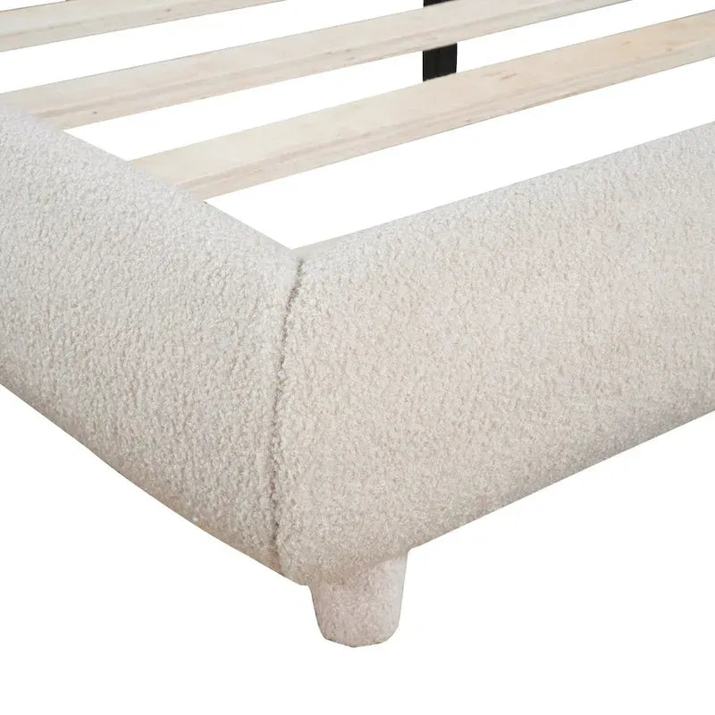Letto imbottito con struttura a piattaforma, rivestito in tessuto Teddy Fleece, matrimoniale